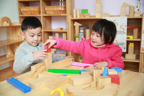 幼儿教师如何解决幼儿间的小冲突？-第4张图片-ZBLOG
