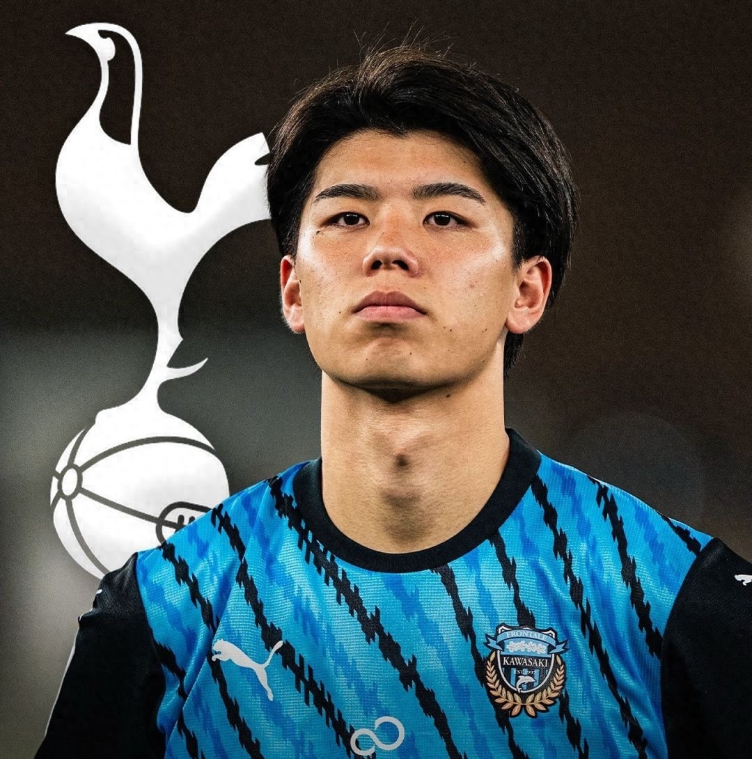 日本足球10亿先生！20岁天才后卫登陆热刺！仅用3年从高中到英超