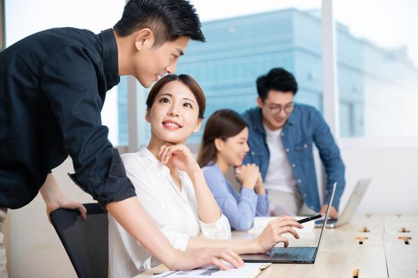 团建室内小游戏推荐：激发团队凝聚力的人力资源新选择
