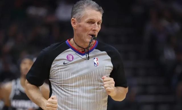雷霆队夺得NBA总冠军！裁判福斯特被视为取胜关键，肖华最大输家-第3张图片-ZBLOG