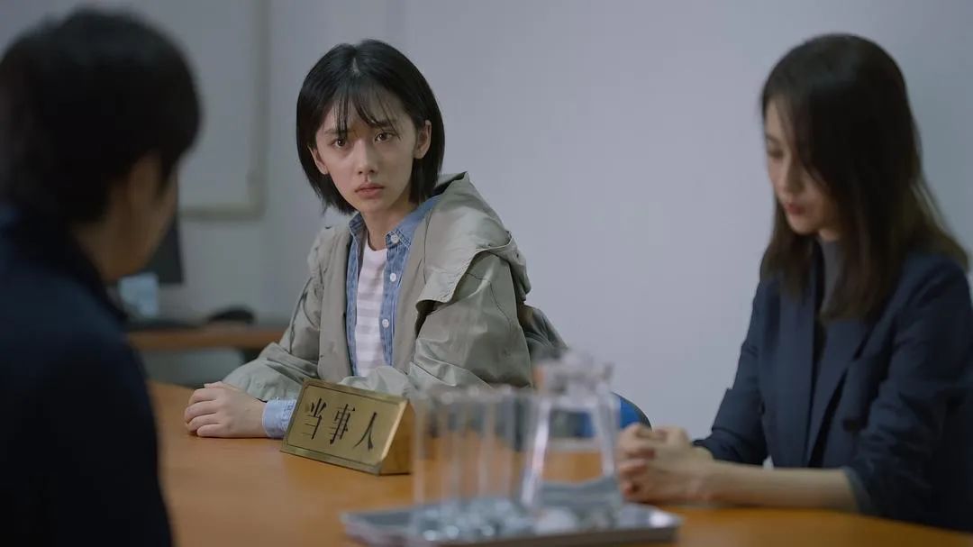 “白社会”大哥出手，“姑娘，躲到我身后”-第6张图片-ZBLOG