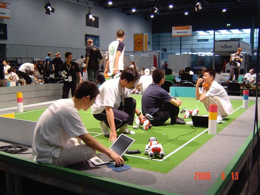 中国足球的世界杯冠军梦，由一群机器人率先实现-第1张图片-ZBLOG