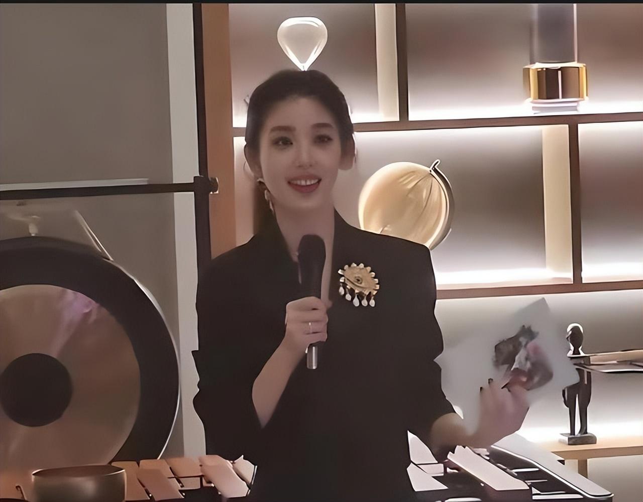 刘强东章泽天夫妇突然报警！回应章泽天被指加入“光明会”！-第2张图片-ZBLOG